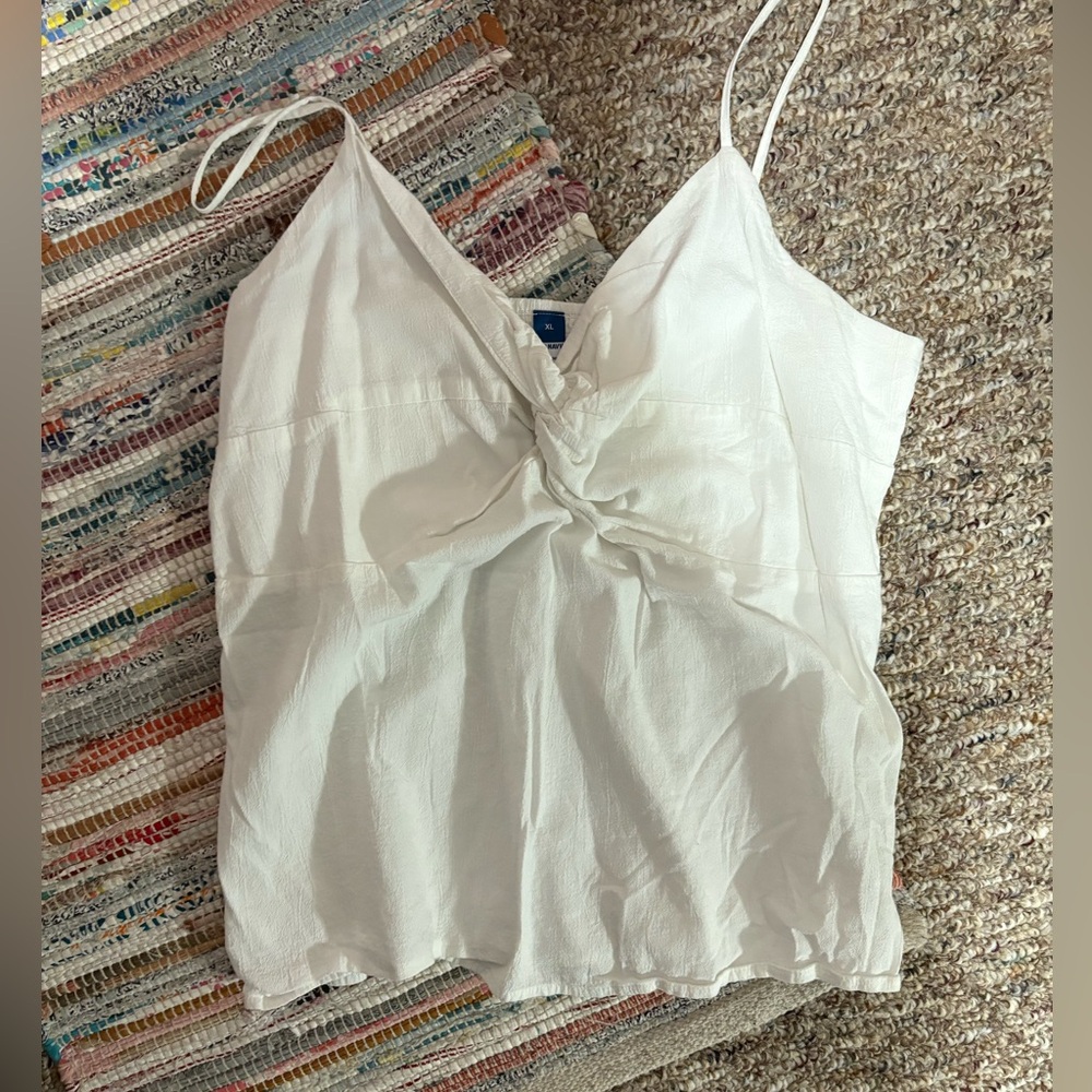 cute white ruched top (old navy)